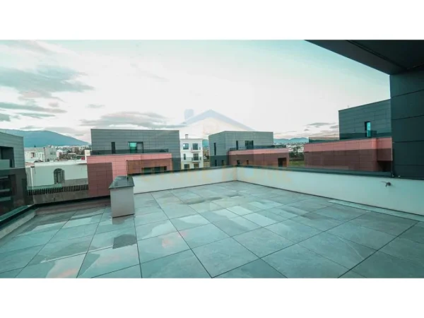 Tirane, jepet me qera Vile 2 Katshe Kati 0, 359 m² 4.000 € 
