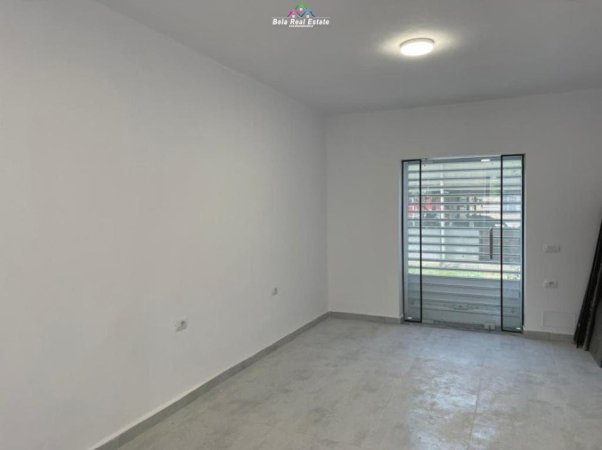 Tirane, jepet me qera zyre Kati 0, 70 m² 800 € (Bulevardi Bajram curri)