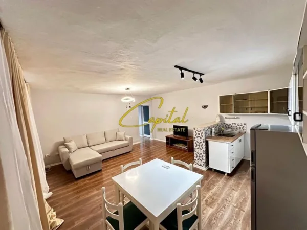 Tirane, jepet me qera apartament 1+1 Kati 3, 65 m² 600 € (QENDER)