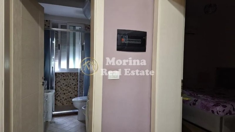 Tirane, jepet me qera apartament 2+1+Ballkon Kati 3, 74 m² 600 € (Rruga e Durresit)