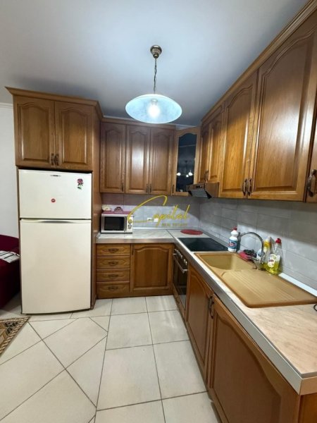 Tirane, jepet me qera apartament 2+1 Kati 9, 73 m² 600 € (KOMUNA E PARISIT)