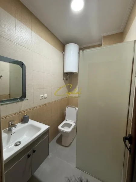 Tirane, jepet me qera apartament 2+1 Kati 9, 73 m² 600 € (KOMUNA E PARISIT)