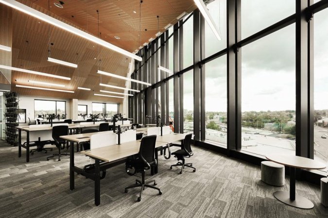 Tirane, jepet me qera ambjent biznesi Kati 1, 1.605 m² 24.075 € (QENDER)