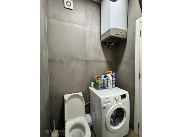 Tirane, jepet me qera apartament 1+1 Kati 3, 41 m² 500 € (Liqeni artificial)