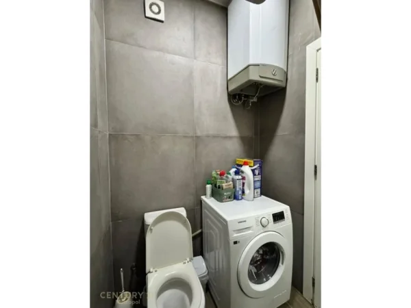 Tirane, jepet me qera apartament 1+1 Kati 3, 41 m² 500 € (Liqeni artificial)