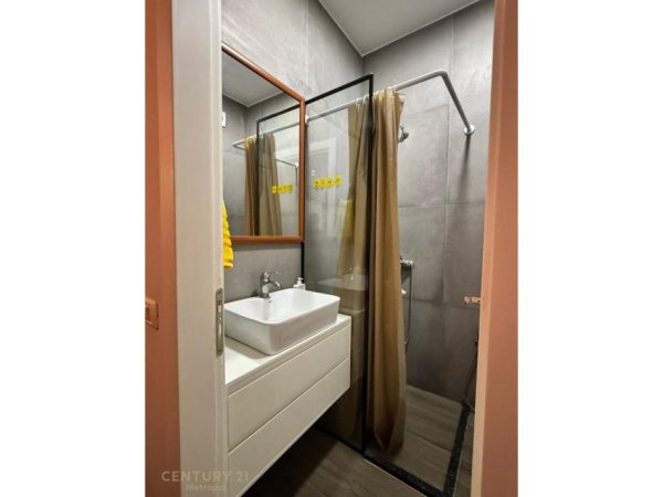 Tirane, jepet me qera apartament 1+1 Kati 3, 41 m² 500 € (Liqeni artificial)