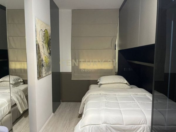 Tirane, jepet me qera apartament 2+1 Kati 3, 92 m² 1.200 € (Liqeni Tiranes)