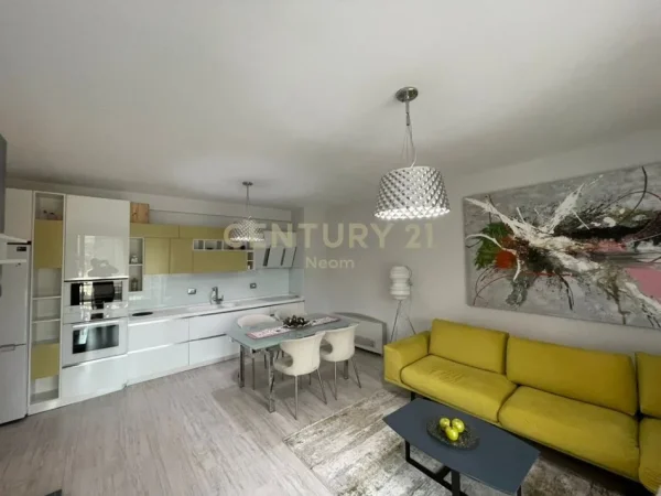 Tirane, jepet me qera apartament 2+1 Kati 3, 92 m² 1.200 € (Liqeni Tiranes)