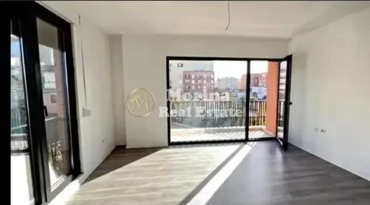 Tirane, shitet apartament 1+1 Kati 2, 77 m² 196.000 € (Shkolla e Kuqe)