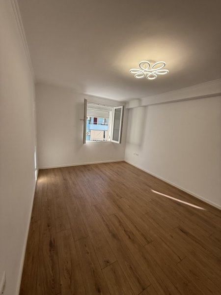 Tirane, shes apartament 1+1 Kati 3, 42 m² 135.000 € 