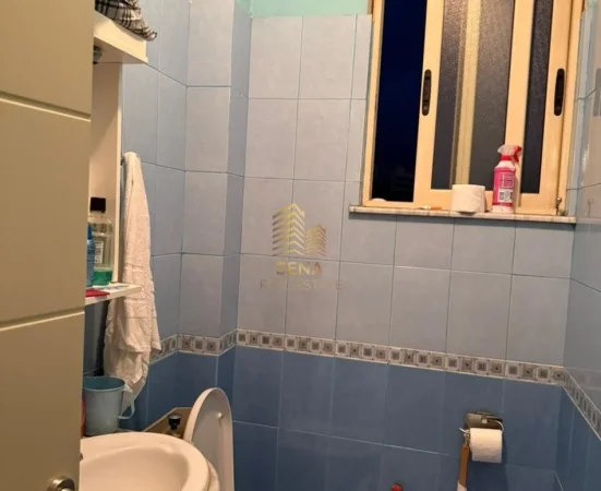 Tirane, jepet me qera shtepi 3+1+Ballkon Kati 3, 220 m² 450 € (Rruga Marie Kraja)