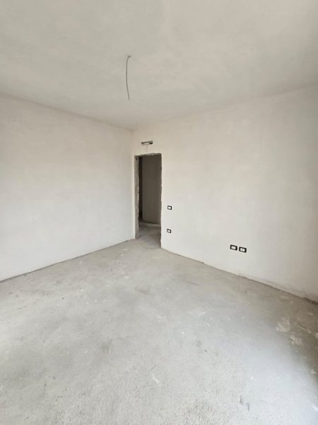 Tirane, shitet apartament 3+1 , 141 m² 268.660 € 