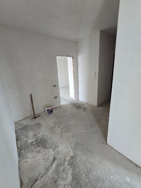 Tirane, shitet apartament 3+1 , 141 m² 268.660 € 