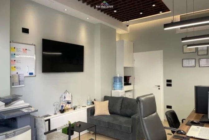 Tirane, jepet me qera zyre Kati 0, 43 m² 600 € (Rruga Rrapo Hekali)