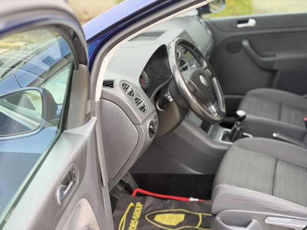 Durres, shitet makine VOLKSWAGEN GOLF PLUS 1.9 Nafte, blu e errët manuale Klima