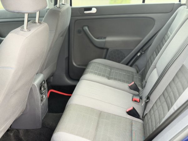 Durres, shitet makine VOLKSWAGEN GOLF PLUS 1.9 Nafte, blu e errët manuale Klima