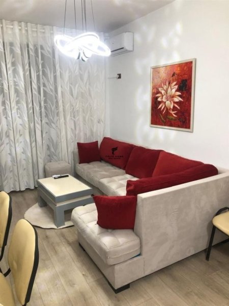 Tirane, jepet me qera 1+1 Kati 9, 62 m² 750 € (ISH EKSPOZITA)