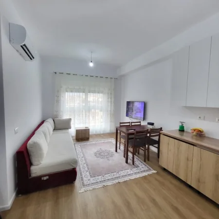 Tirane, jepet me qera apartament 2+1 , 80 m² 500 € (Ali Demi)
