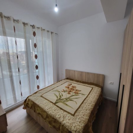 Tirane, jepet me qera apartament 2+1 , 80 m² 500 € (Ali Demi)