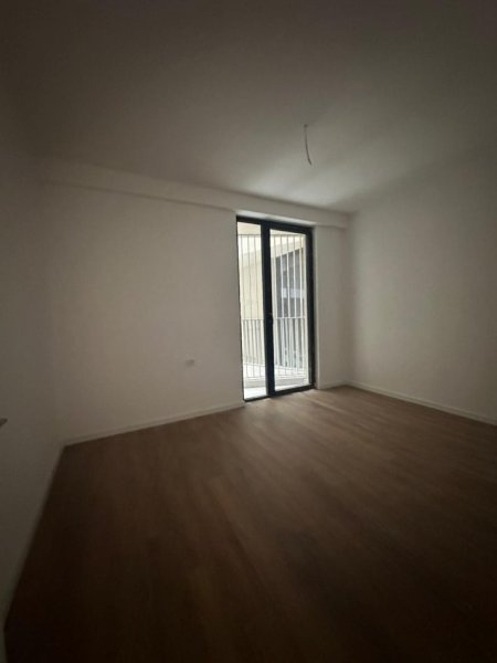 Tirane, jepet me qera ambjent biznesi , 120 m² 800 € (REZIDENCA MINE PEZA)