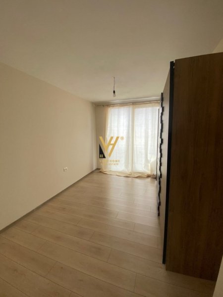 Tirane, jepet me qera ambjent biznesi Kati 4, 105 m² 600 € (RRUGA E DIBRES)