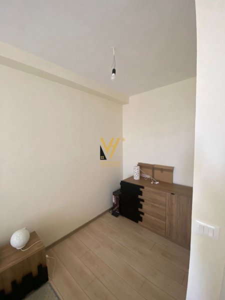 Tirane, jepet me qera ambjent biznesi Kati 4, 105 m² 600 € (RRUGA E DIBRES)