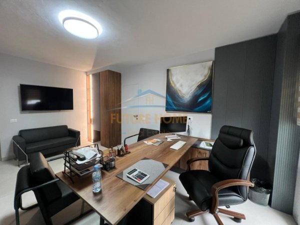 Tirane, shitet apartament 3+1 Kati 5, 158 m² 365.000 € 