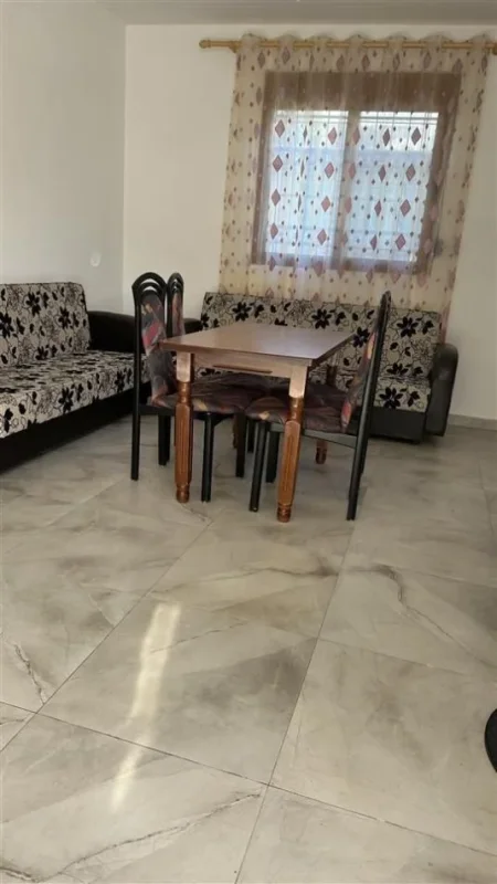 Tirane, jepet me qera apartament 2+1 Kati 1, 80 m² 400 € (allias)