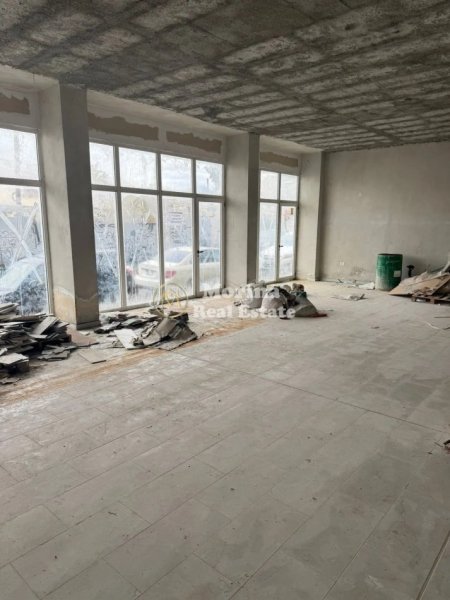 Tirane, shitet ambjent biznesi Kati 0, 347 m² 339.000 € (Fresk)
