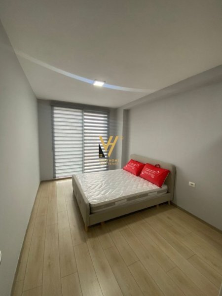 Tirane, jepet me qera apartament 1+1+Ballkon Kati 5, 82 m² 550 € (RRUGA E DIBRES)