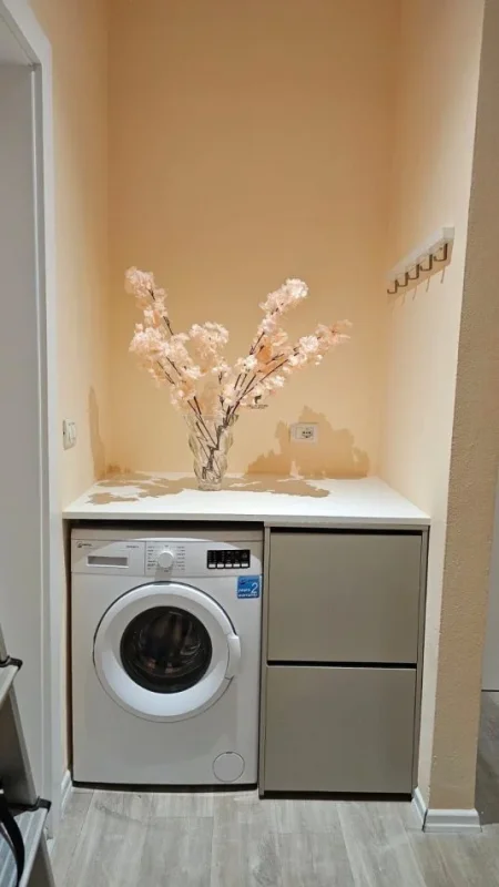 Tirane, jepet me qera apartament 1+1 Kati 4, 100 m² 1.500 € (BULEVARDI RI)