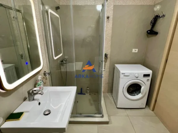 Tirane, shitet 2+1+Ballkon Kati 8, 88 m² 142.000 € 