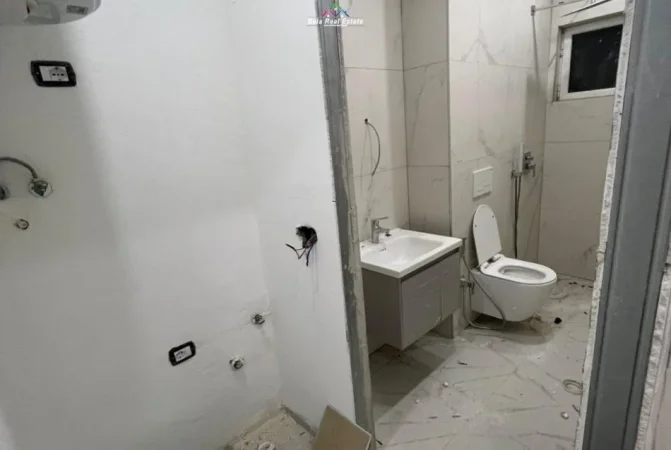 Tirane, shes apartament 1+1 Kati 2, 77 m² 190.000 € (Rrugen Osman Myderizi)