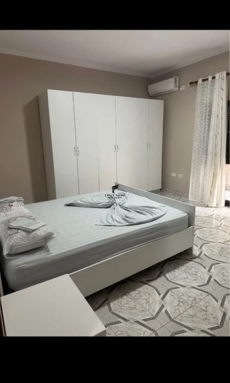 Tirane, jepet me qera apartament 2+1 Kati 1, 80 m² 500 € (VILAT GJERMANE)