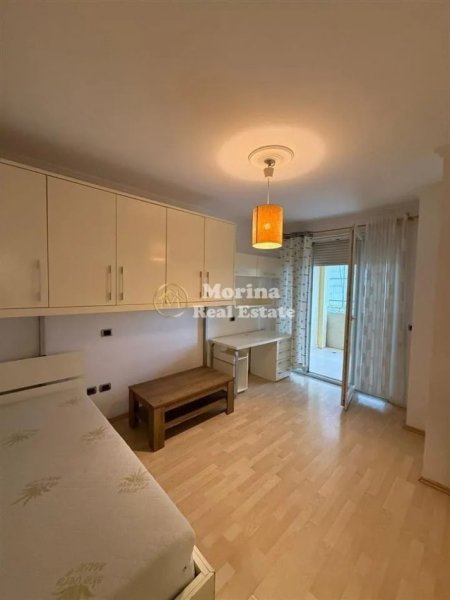 Tirane, jepet me qera apartament 3+1 Kati 3, 160 m² 900 € (Kopeshti Zoologjik)