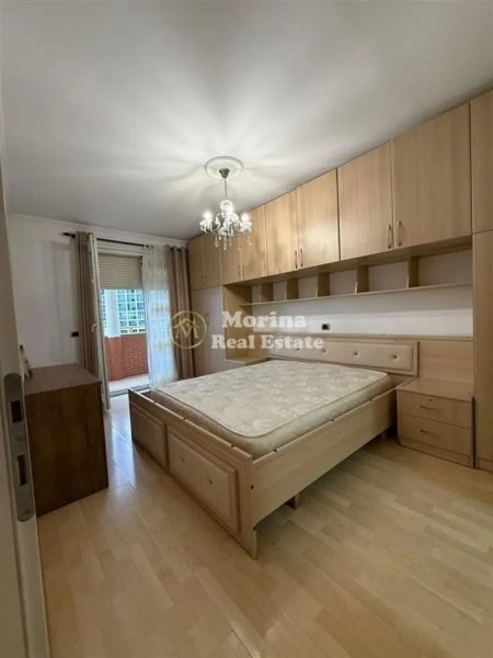 Tirane, jepet me qera apartament 3+1 Kati 3, 160 m² 900 € (Kopeshti Zoologjik)