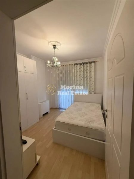 Tirane, jepet me qera apartament 3+1 Kati 3, 160 m² 900 € (Kopeshti Zoologjik)