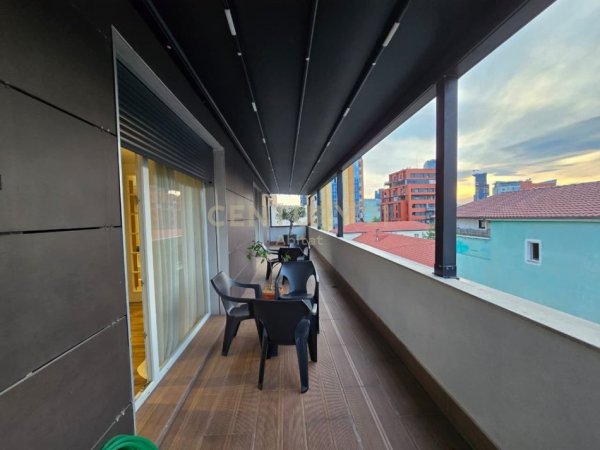 Tirane, jepet me qera apartament 2+1 Kati 5, 120 m² 1.500 € (Qender)