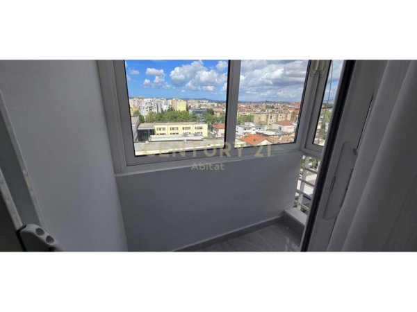 Tirane, shitet apartament 1+1 Kati 7, 50 m² 108.000 € (Laprake)