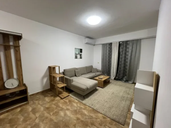 Tirane, jepet me qera apartament 1+1 Kati 6, 60 m² 650 € (Rruga Merdar Shtylla)