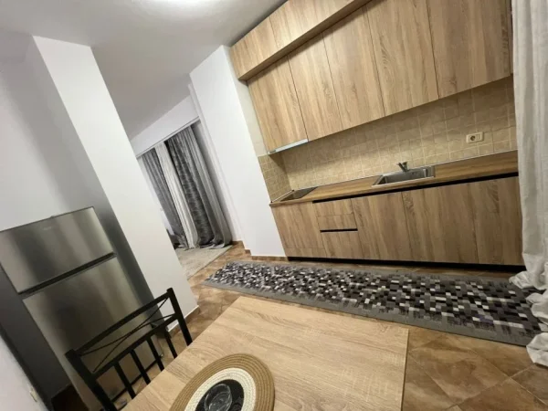 Tirane, jepet me qera apartament 1+1 Kati 6, 60 m² 650 € (Rruga Merdar Shtylla)