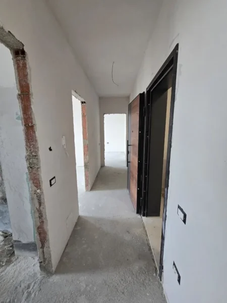 Tirane, shitet apartament 2+1 , 112 m² 212.230 € 