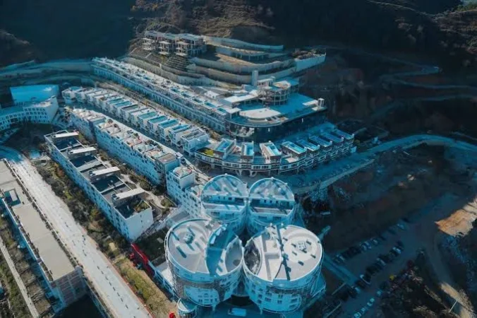 Tirane, shitet apartament 3+1 Kati 2, 203 m² (Rruga Kodra e Diellit)