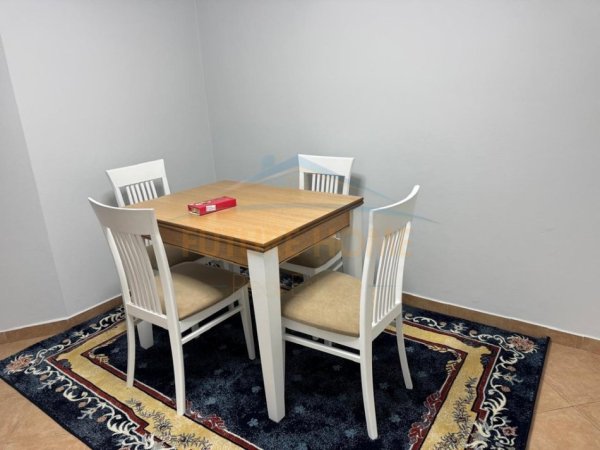 Tirane, jepet me qera apartament 2+1 Kati 7, 90 m² 800 € 