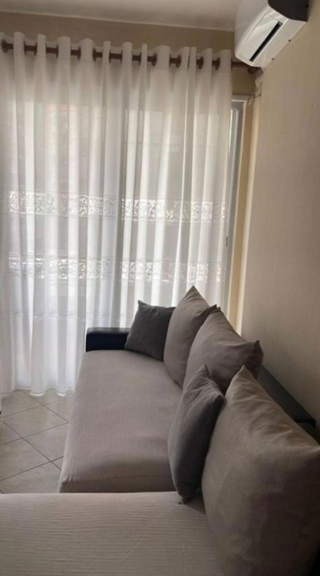 Tirane, jepet me qera apartament 1+1+Ballkon Kati 2, 65 m² 550 € 