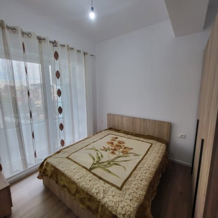 Tirane, jepet me qera apartament 2+1 , 80 m² 500 € 