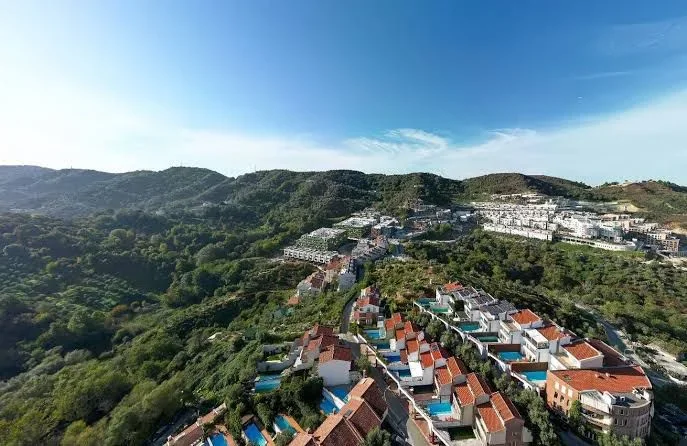 Tirane, shitet apartament 3+1 Kati 3, 160 m² (Rruga Kodra e Diellit)