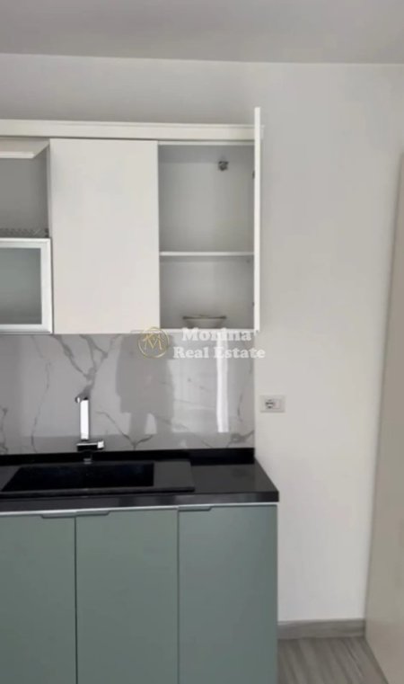 Tirane, jepet me qera garsonier Kati 4, 45 m² 330 € (Rruga 5 Maji)