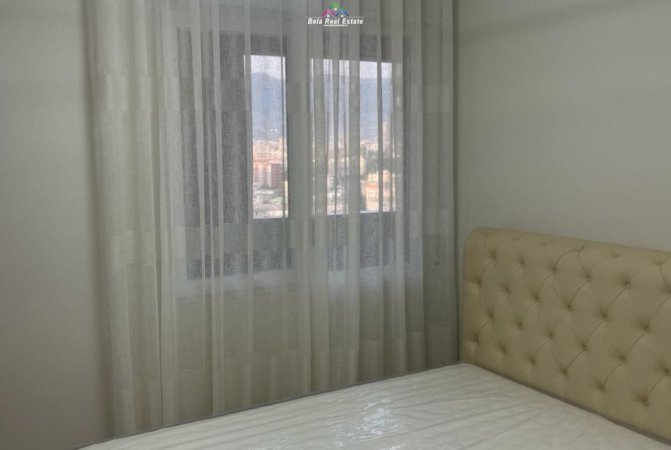 Tirane, jepet me qera apartament 2+1 Kati 10, 85 m² 650 € (golden park)