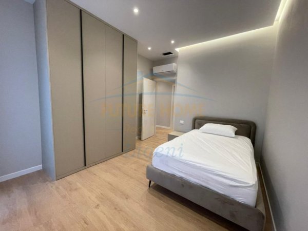 Tirane, jepet me qera apartament 2+1+Ballkon Kati 1, 155 m² 2.100 € (Liqeni i Thatë, Tek Green Valley)